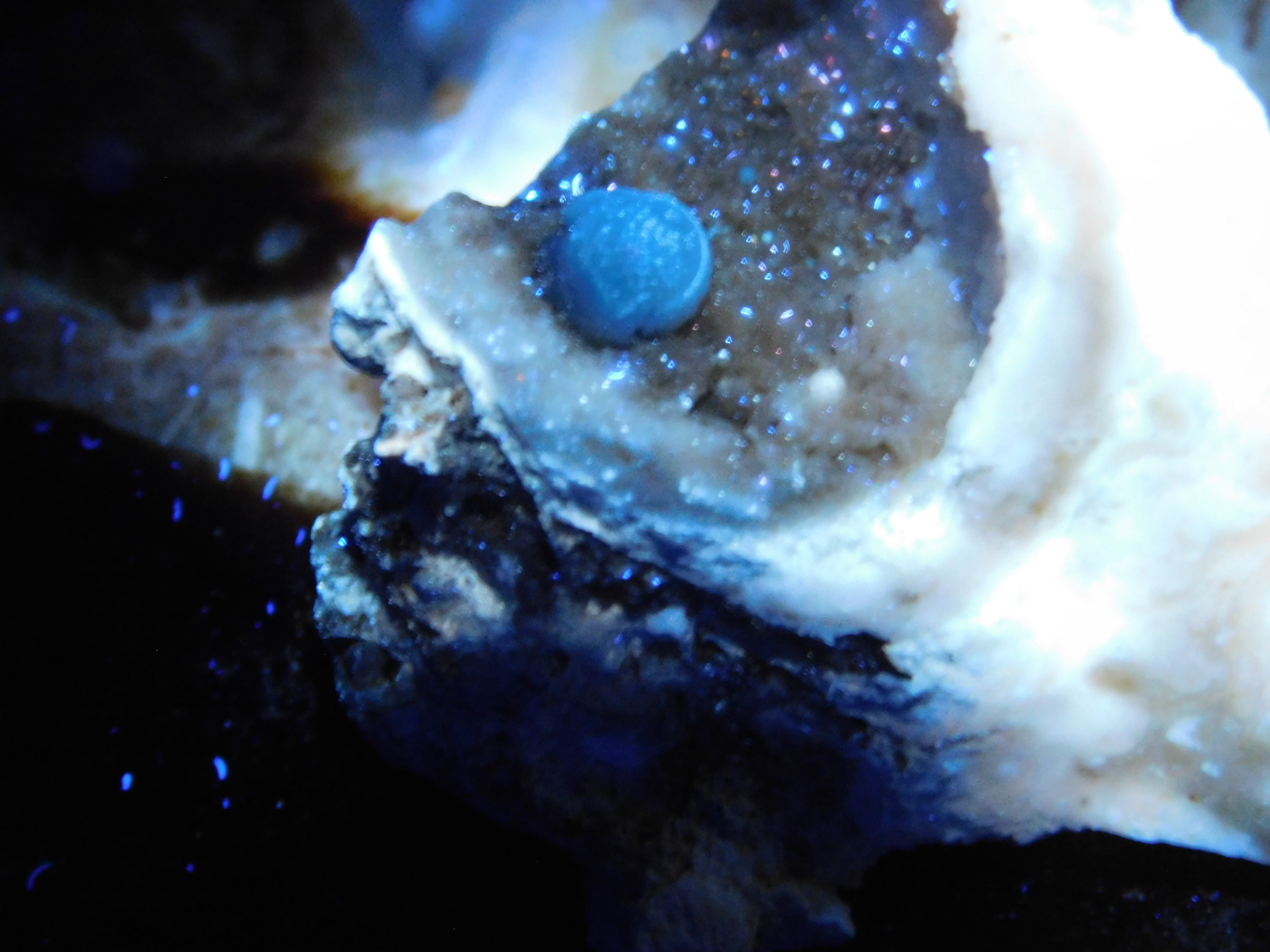 boulder_and_thing_037.JPG