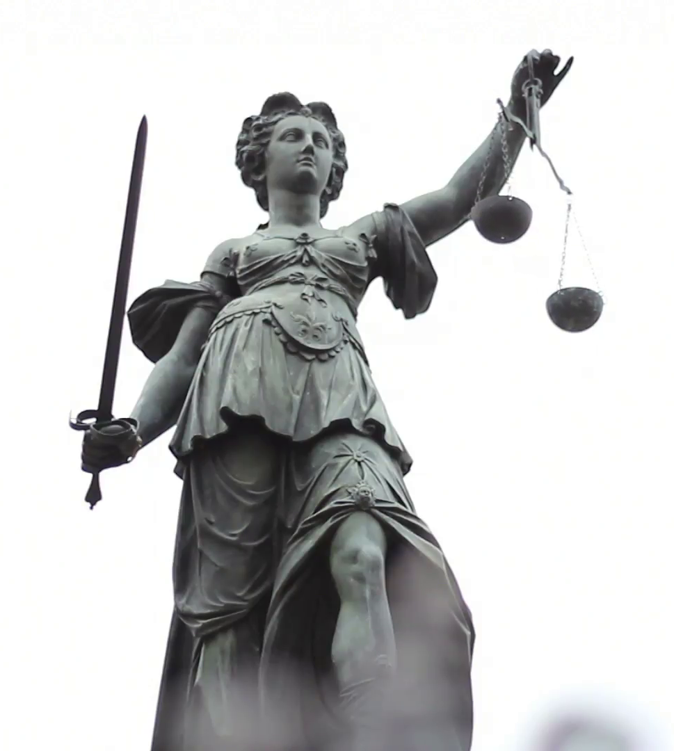 lady-justice-frankfurt_eyx2v35sg__F0000.png